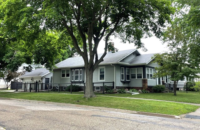 Charming 2-bedroom house in lovely Algona with WiFi, AC