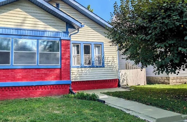 Charming 2-bedroom house in enchanting Indianapolis, near downtown and Irvington