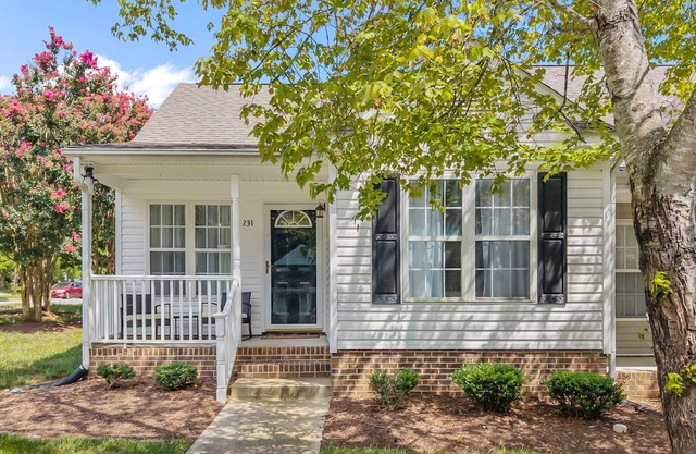 Charming 2-bedroom townhome in Wake Forest with assigned parking