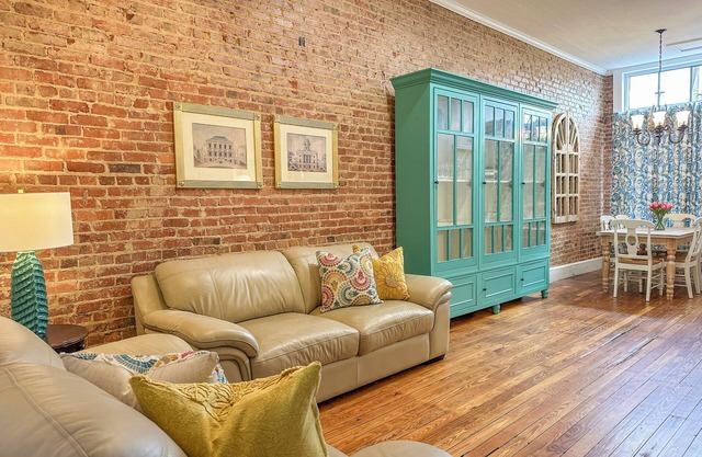 Charming 2 BR/2 bath in Historic District - Rent 1 Suite or Both/8-16 people!