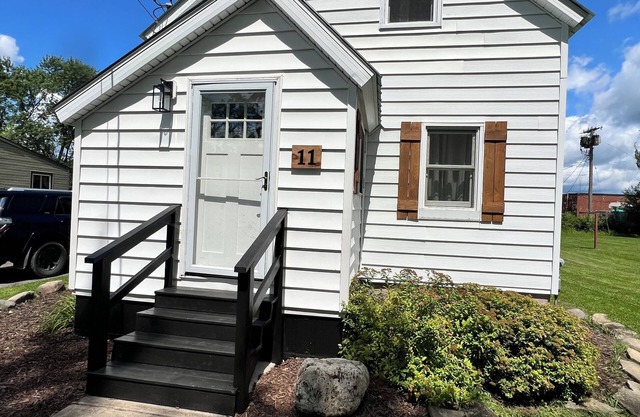 Charming 2 BR home - newly renovated