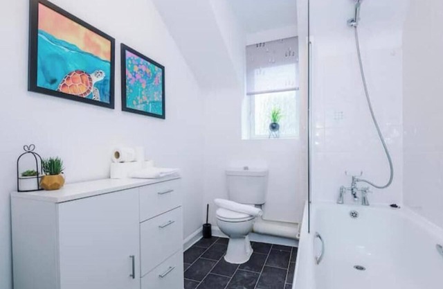 Charming 2Bed Retreat in Historic Coventry