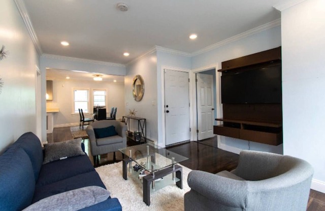 Charming 3-bed Condo near Boston w/Free Parking