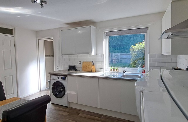 Charming 3 bed near A1 and central Peterborough