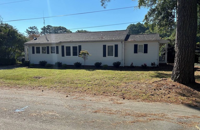 Charming 3-bedroom house with WiFi, AC in fantastic Gloucester Point