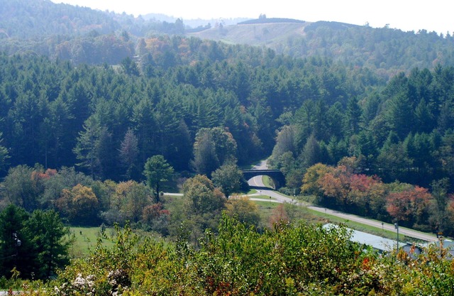 Charming 3-bedroom home in Laurel Springs with view over the Blue Ridge Parkway