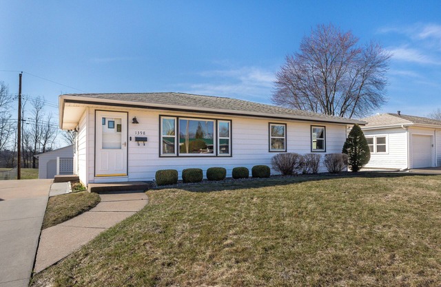 Charming 3 Bedroom 2.5 Bathroom House centrally located in Dubuque IA.