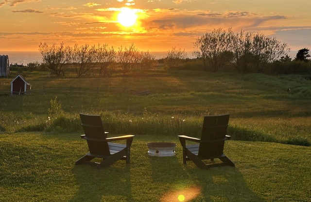 Charming 3-bedroom bungalow near the Ocean in Trout River with AC and WIFI.