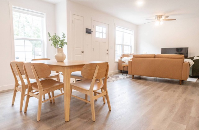 Charming 3-bedroom condo in peaceful Jaffrey with AC