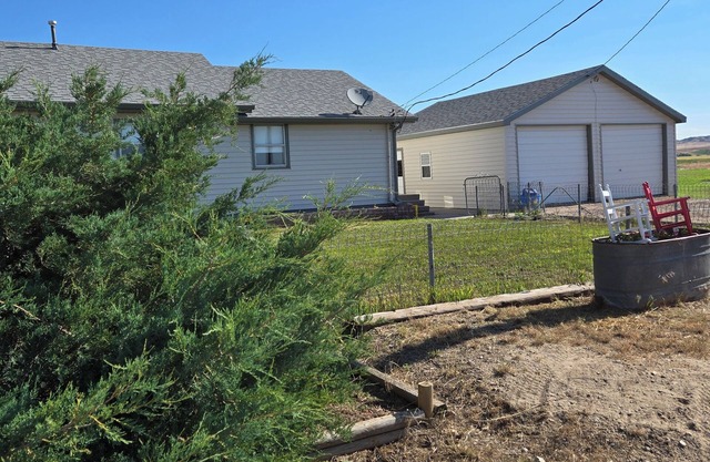 Charming 3-bedroom farmhouse in marvelous Bridgeport with WiFi, AC.