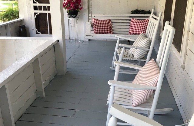 Charming 3-bedroom farmhouse on the outskirts of Kemper and Noxubee County.