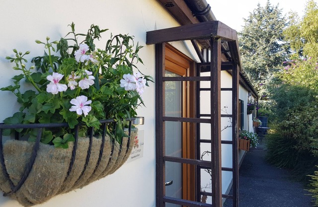 Charming 3 bedroom holiday cottage at Hawthorn Farm, Kent