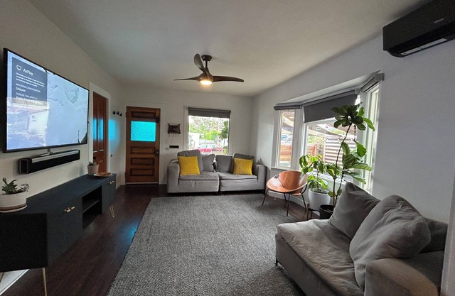 Charming 3-bedroom house in lovely San Diego with AC