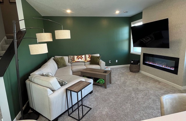 Charming 3-bedroom townhome in quiet neighborhood in Waconia