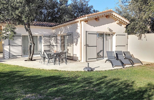 Charming 3* house with swimming pool and Mont Ventoux view