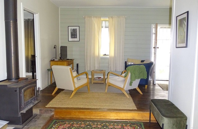 Charming 4 bedroom house, beautiful large private garden