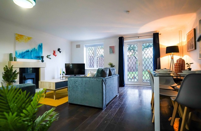 Charming 4BR for Large Groups
