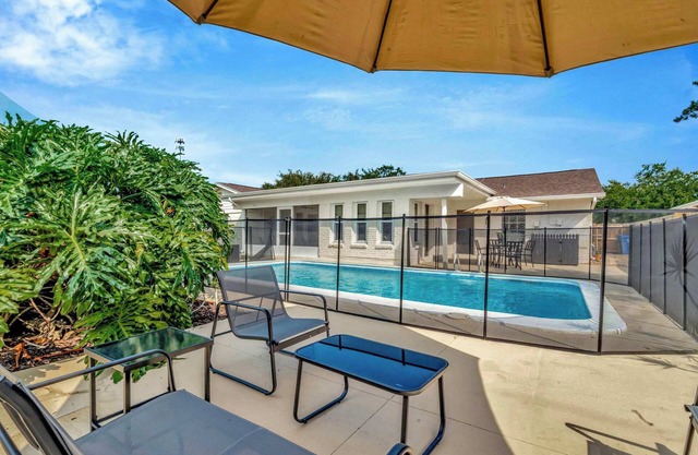 ‼️Charming 4BR Tampa Escape w/Pool & Game room