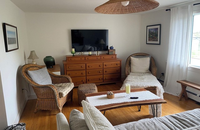 Charming apartment in fabulous Summerside with AC, WiFi
