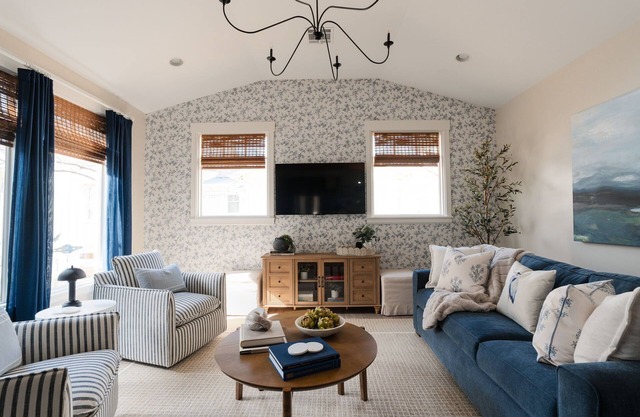 Charming Carlton Landing Single Story Home Steps Away from TownCenter - The Nest