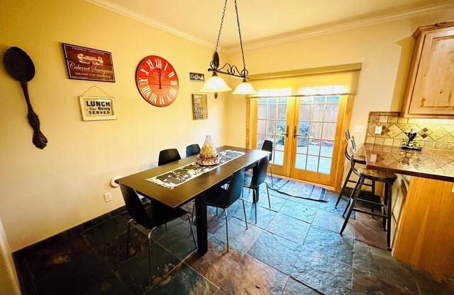 Charming & Central 2200 sq. feet house in Davis walking distance to everywhere