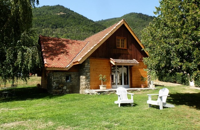 Charming chalet near Lake Monteynard and Gresse en Vercors resort