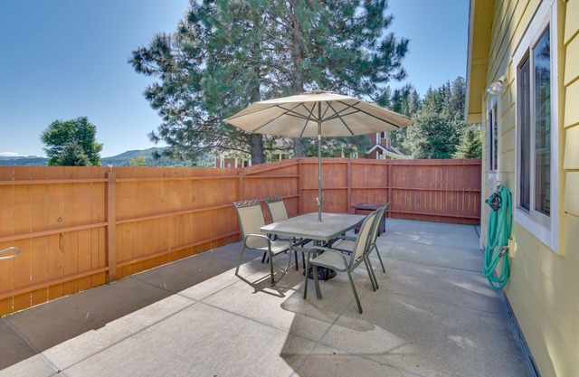 Charming Cle Elum Home w/Patio: 5 Mi to Dtwn!