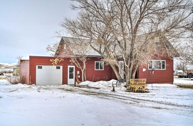Charming Corral Creek Ranch House in Circle