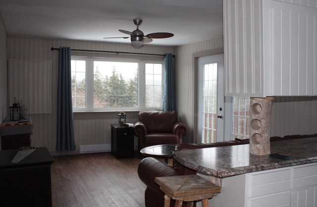 Charming cottage minutes from Gaelic College and Baddeck with WIFI