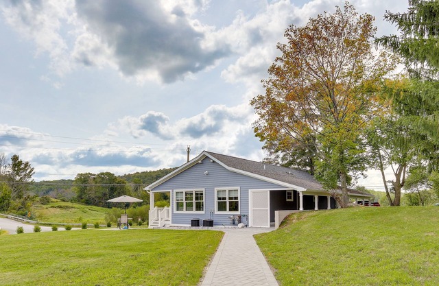 Charming Cottage Unit in Westtown: Ski & Hike!