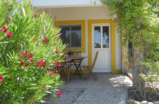 Charming cottage with shared pool in the Eastern Algarve near Tavira.