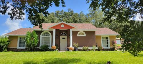 Charming Country Retreat Home