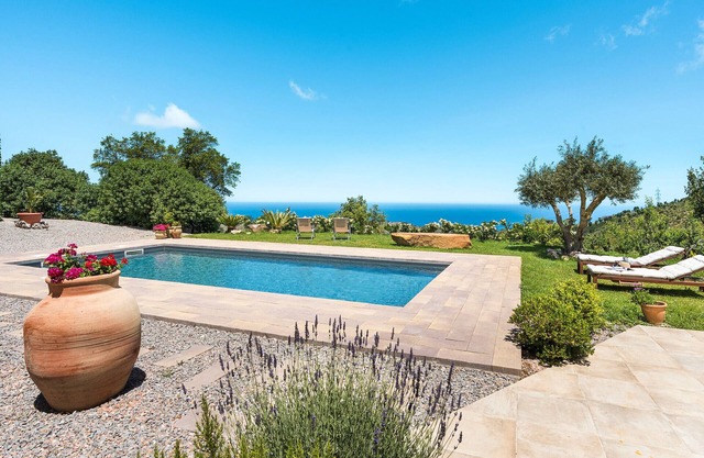 Charming country villa with pool near Cefalù