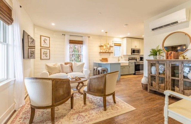 Charming Downtown Farmhouse Apartment #1