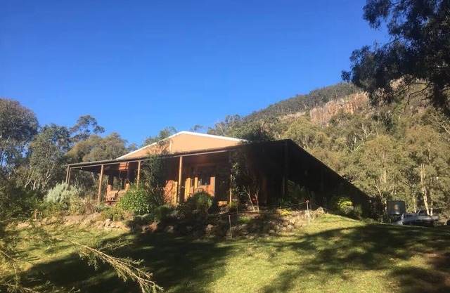 Charming farmhouse nestled in the breath-taking Condamine Gorge