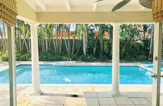 Charming Floridian Home with pool located close to Lauderdale by the Sea.