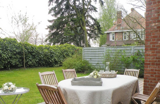 Charming cottages with private garden in the middle of a park