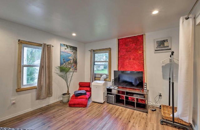 Charming Gloversville Retreat 13 Mi to Royal Mtn!