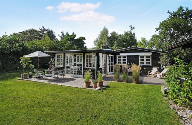 Charming holiday home close to a beautiful beach