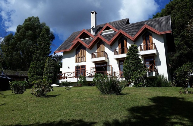 Charming house of 5 qtos on land of 3000m2, Wifi, barbecue and silence #