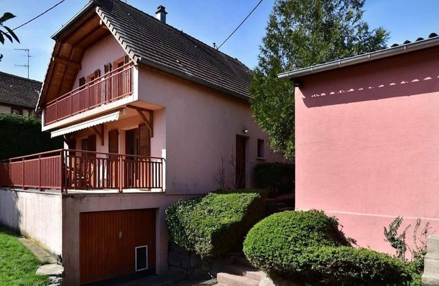 Charming house near Alsace vineyard, enclosed garden, sleeps 6