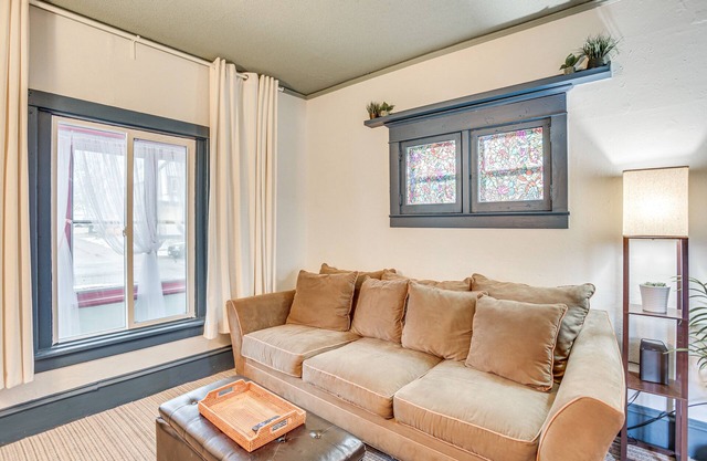 Charming Minneapolis Home w/Deck, 5 Mi to Central