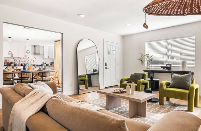Charming Modern LA Gem Fully Furnished-Perfect for Long Stay