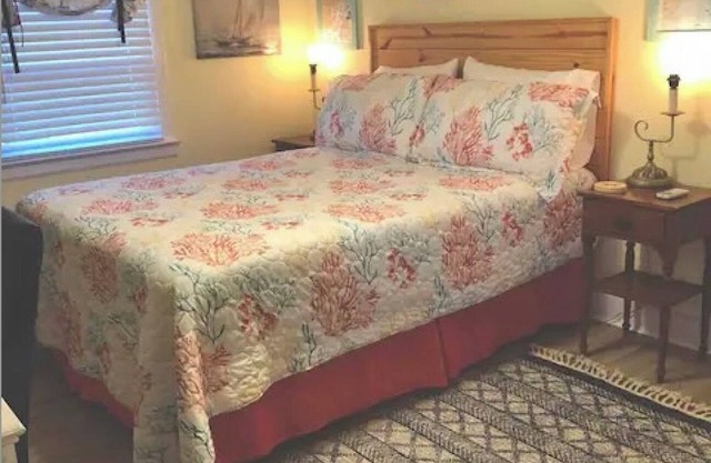 Charming, nautical themed 1-bedroom upstairs apartment in Washington ,NC