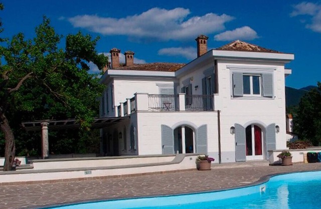Charming property surrounded by beautiful country landscape
