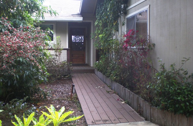Charming, quiet, and private 3BR, 2BA in Aptos hills