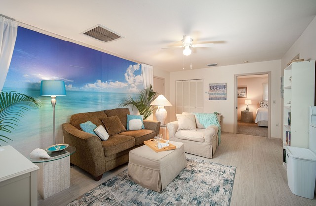 Charming Retreat in the Heart of Sarasota. See reviews!