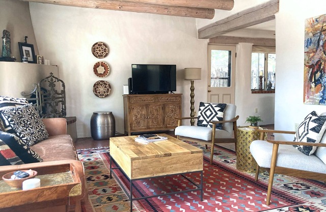 Charming S. Capitol Condo - Walkable!