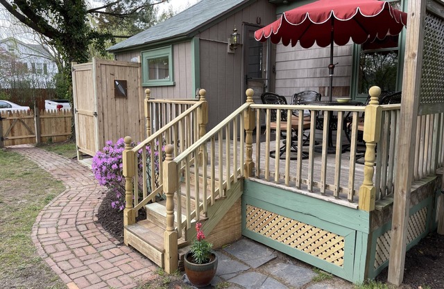 Charming - Spacious. Light-filled. Near Beaches.