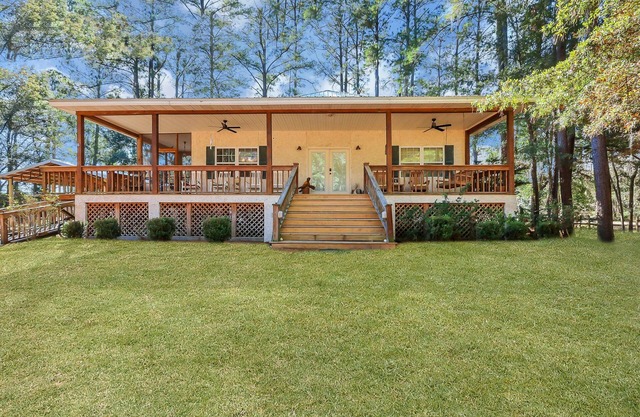 Charming Tabby House 3-bedroom house with AC and WiFi in Townsend/Shellman Bluff